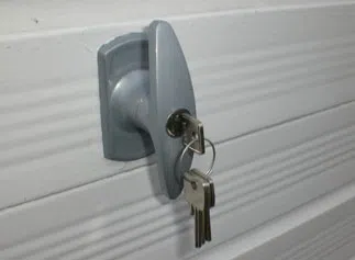 Cleveland-Lock-Locksmith Cleveland, OH 216-606-9015 - 17a-Garage-Door-Locks
